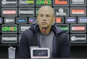 Alex quer continuar no Operário-PR na próxima temporada