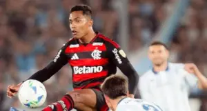 Flamengo vê Alex Sandro e Danilo desfalcarem time em momento decisivo do Brasileirão