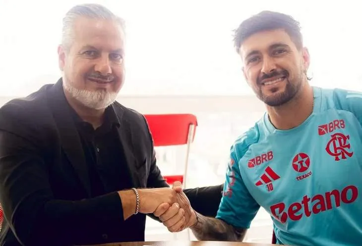 Flamengo renova contrato de Arrascaeta, maior artilheiro estrangeiro do clube, até 2028