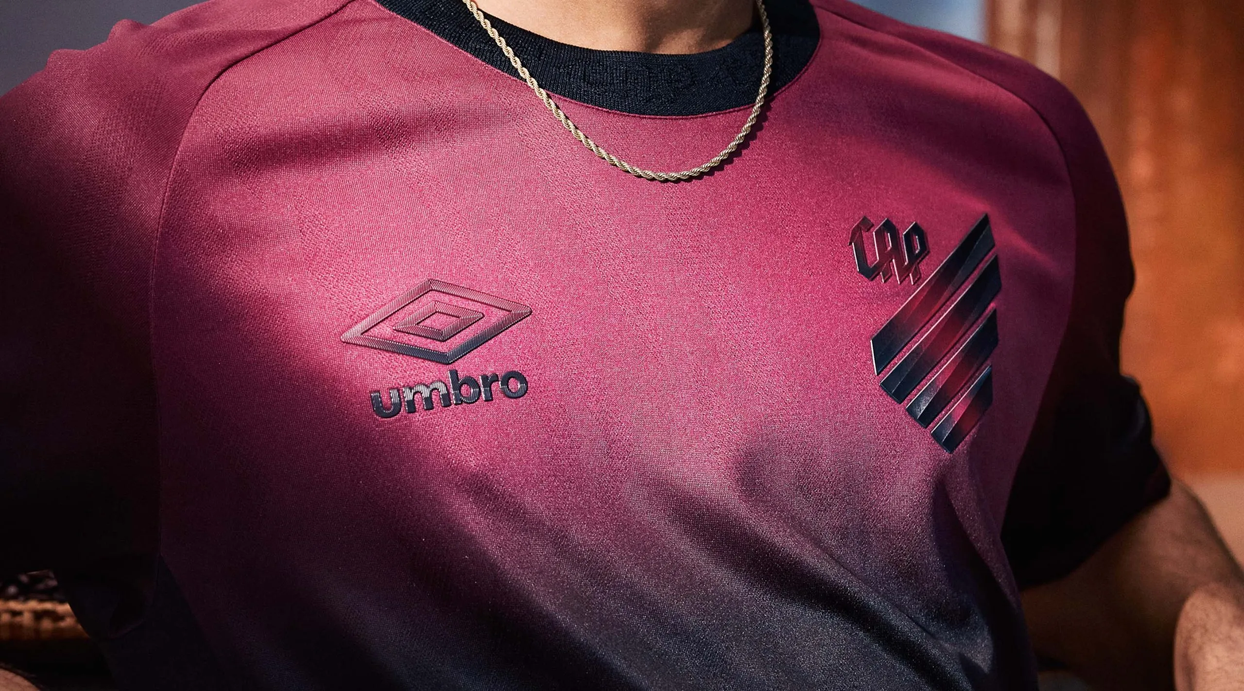Athletico PR renova contrato com a Umbro