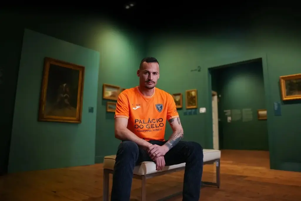 Guarani negocia com três jogadores, um deles velho conhecido, e pode perder volante para 2026 2 Brigido