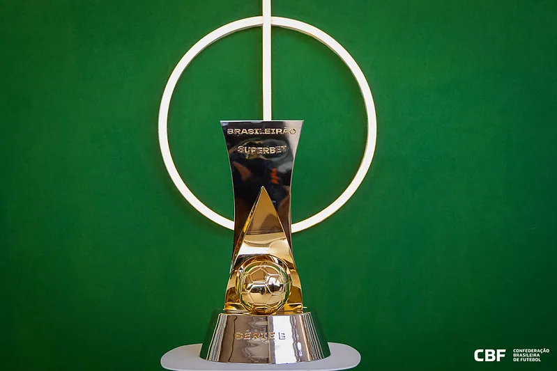CBF revela trofeu da Serie B que estara no Couto Pereira 3