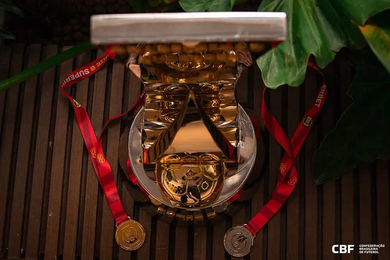 CBF revela trofeu da Serie B que estara no Couto Pereira 4