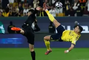 Cristiano Ronaldo aprontou: fez golaço de bicicleta. Veja!