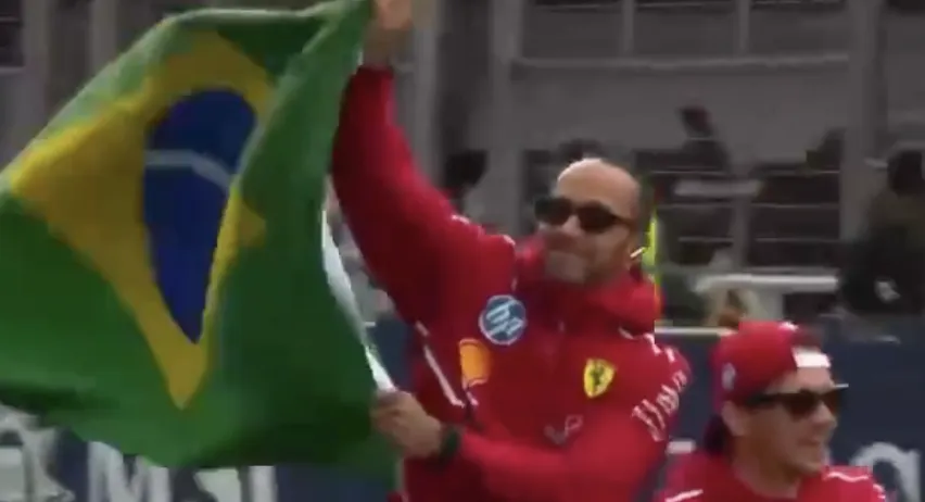 Pilotos da Fórmula 1 dirigem carros em miniatura em Interlagos e animam o público