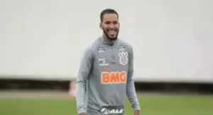 Corinthians é condenado a pagar R$ 1 milhão a Everaldo por pendências trabalhistas