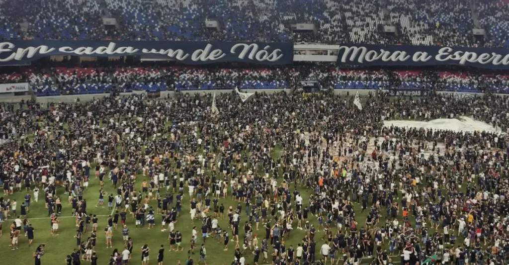 Torcida do Remo toma o Mangueirão após acesso que encerra jejum de 32 anos