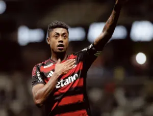Bruno Henrique exalta entrega, projeta decisão da Libertadores e desabafa: “Eu amo o Flamengo”