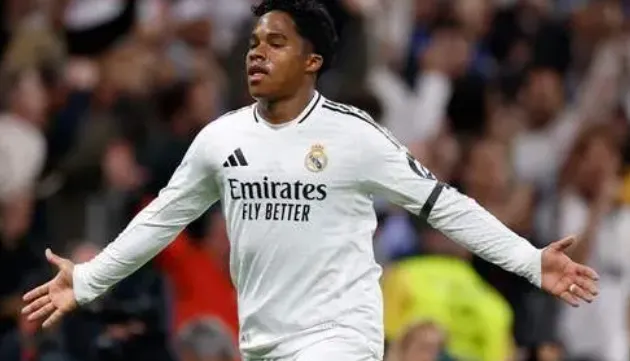 Endrick conversa com técnico, e acerta ida ao Lyon