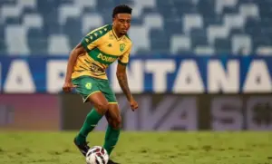 Guarani negocia contratação de zagueiro do Cuiabá para 2026