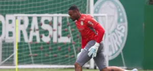 Palmeiras tem disputa quente no gol e torcida se divide entre Weverton e Carlos Miguel