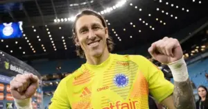 Cruzeiro conquista vitória suada e Leo Jardim celebra grande fase de Cássio