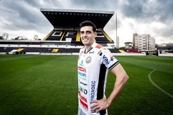 Guarani sonda meia ex-Santos que disputou apenas uma partida em 2025