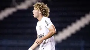 Corinthians sofre nova derrota na Justiça e deve R$ 706 mil a ex-atacante