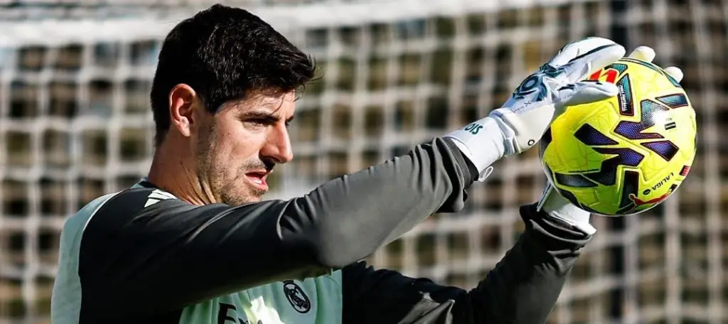 Courtois aumenta lista de desfalques do Real Madrid na Champions