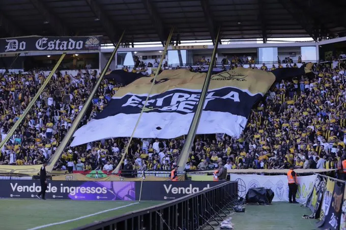 Criciuma mira vitoria contra o botafogo para sonhar com o acesso