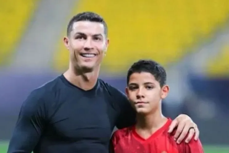 Cristiano Ronaldo Jr. marca pela seleção portuguesa sub-16 e jornal compara: 'Lembrou o pai'
