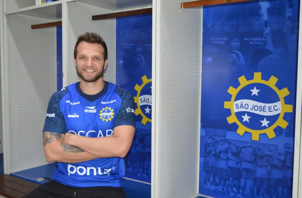Série A2: São José contrata zagueiro revelado pelo Guarani