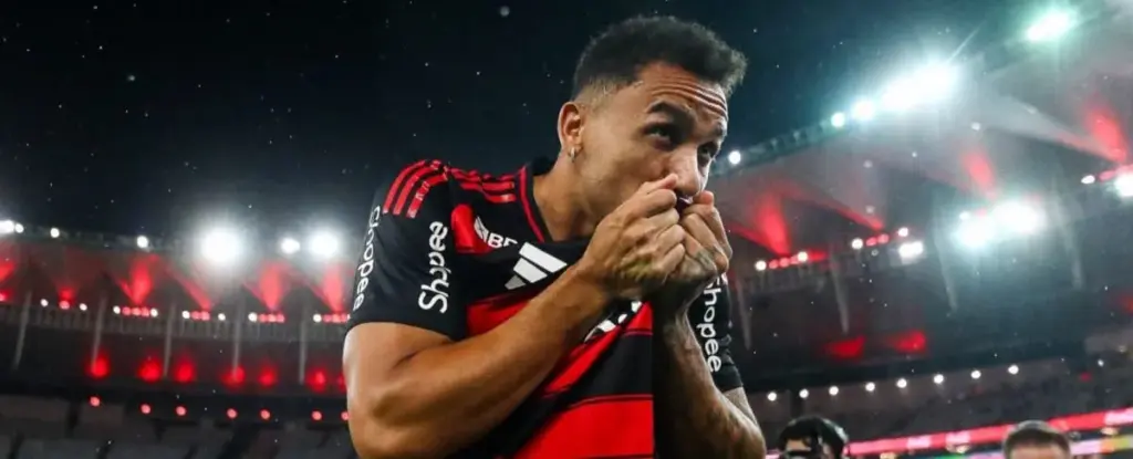 Zagueiro do Flamengo conseguirá feito histórico se vencer a Libertadores