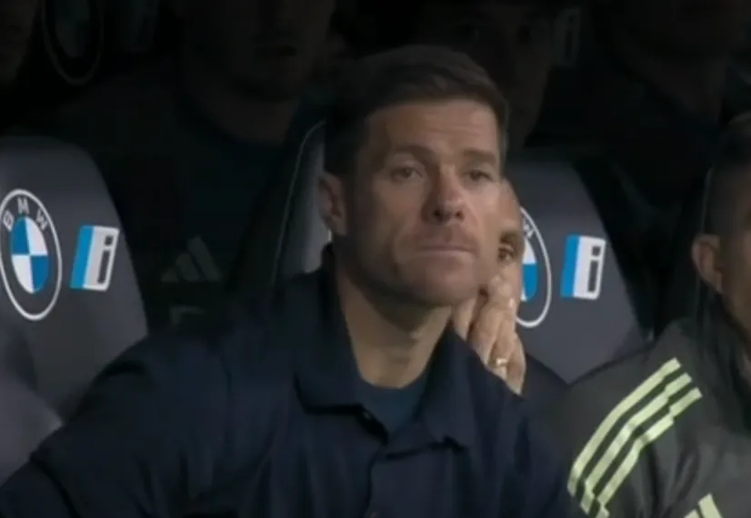 Xabi Alonso minimiza gesto após pênalti perdido por Vini Jr. e diz: 'Mbappé é o batedor'