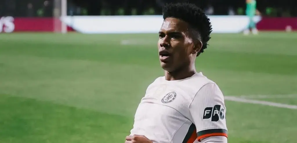 Maresca reforça confiança em Estêvão titular no Chelsea: 'Está pronto'