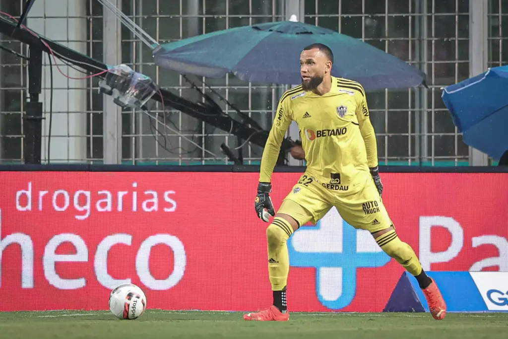 Everson valoriza resposta do Atlético-MG após vice da Sul-Americana e mantém mira no G-8