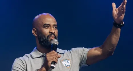 Corinthians enfrenta pressão para demitir Fabinho Soldado