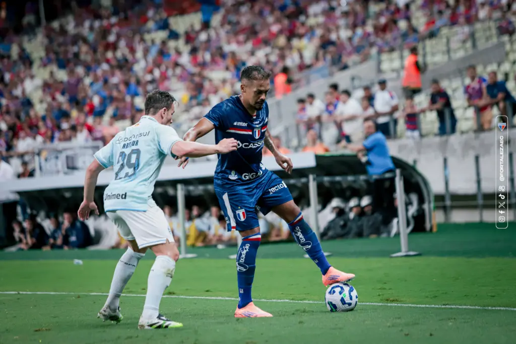 Fortaleza 2 x 2 Grêmio – Goleiros falham e são protagonistas no empate entre Tricolores
