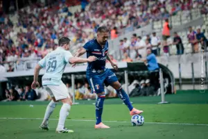 Fortaleza 2 x 2 Grêmio - Goleiros falham e são protagonistas no empate entre Tricolores