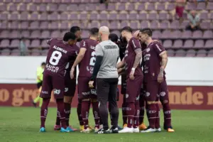 Ferroviária vê 22 jogadores em fim de contrato após queda à Série C