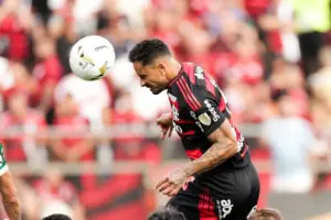 Jornal espanhol afirma que título do Flamengo na Libertadores foi conquistado com 'escândalo'