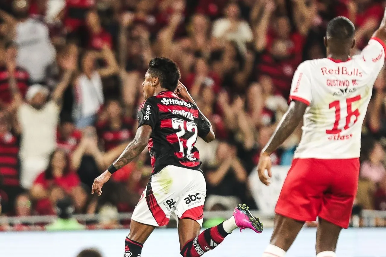 Flamengo 3 x 0 Red Bull Bragantino - Mengão mantém vantagem na liderança (Foto: Divulgação)