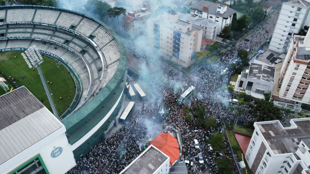 Coritiba 0 x 0 Athletic - Coxa volta à elite após duas temporadas 4 G50YdKYXMAA TYi