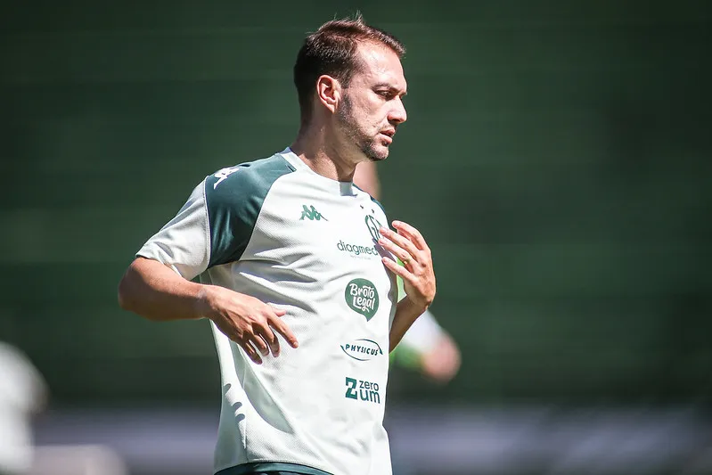 Meia Jhemerson - Foto: Raphael Silvestre/Guarani FC