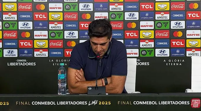 Abel reconhece superioridade do Flamengo, e diz que faltou 'casca' para o Palmeiras ganhar a Libertadores 3 Abel Ferreira em coletiva pós-jogo - Foto: Divulgação/ESPN