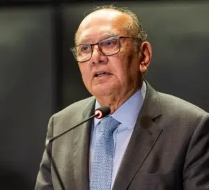 Ministro Gilmar Mendes exalta vitória do Santos e destaca 'sacrifício' de Neymar