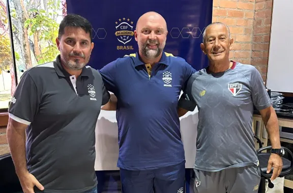 Ademir Fesan inicia curso Licença Pro da CBF após temporada de destaque