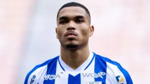 Guarani contrata zagueiro Jonathan Costa, ex-Avaí