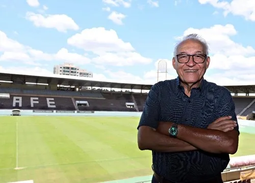 Radialista José Roberto Fernandes recebe homenagem em Ribeirão Preto