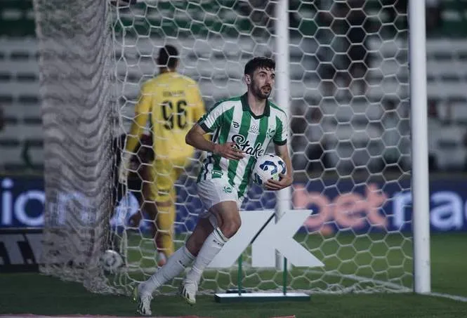 Bahia segura pressão do Juventude e tem Ronaldo decisivo