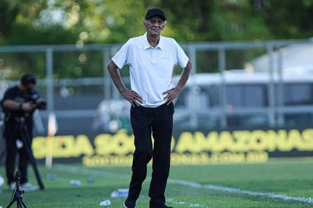 Aos 78 anos, Aderbal Lana volta ao comando do Amazonas com vitória