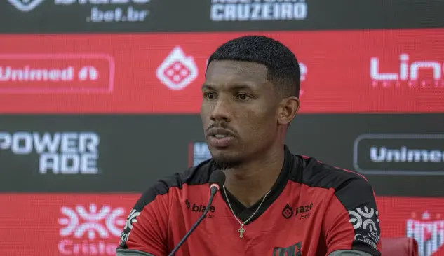 Lele deixa futuro em aberto no Atletico GO