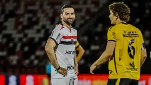 Pelo Botafogo-SP, Léo Gamalho busca artilharia histórica da Série B