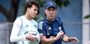 Cruzeiro treina sem Arroyo e segue com baixas para enfrentar o Fluminense