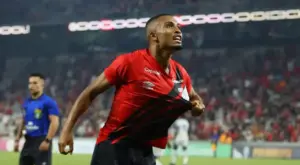 Série B: Leozinho celebra fase do Athletico-PR e relembra chegada ao futebol