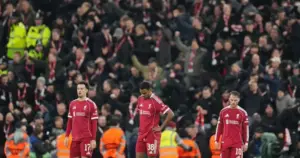 Jogador do Liverpool critica o time e desabafa diante do momento de crise: 'Estamos na m...'