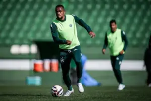 Guarani negocia duas rescisões e deve emprestar meia para 2026