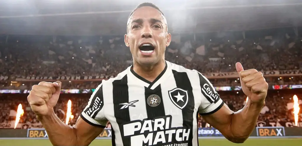 Botafogo negocia renovação de contrato de Marçal até o fim de 2026