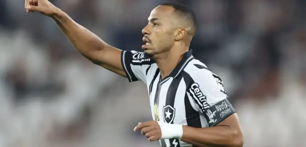 Marlon Freitas celebra vitória do Botafogo: ‘Tem que honrar a camisa’