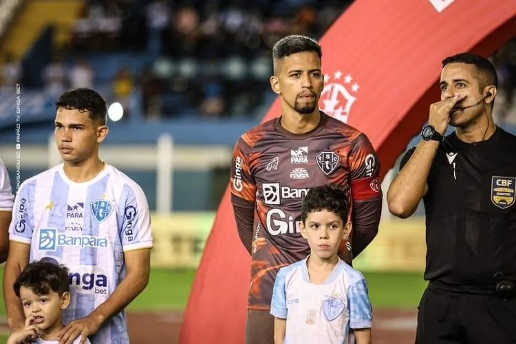 Goleiro do Paysandu cumpre protocolo de concussão cerebral
